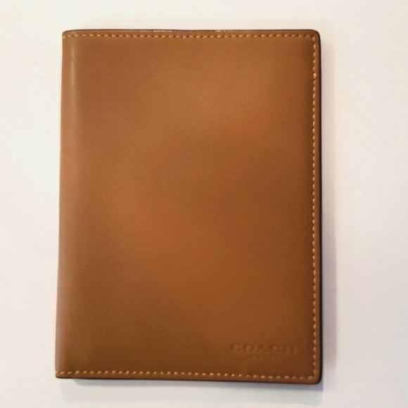 Coach Passport Case (Excellent Condition) - Picture 2 of 8